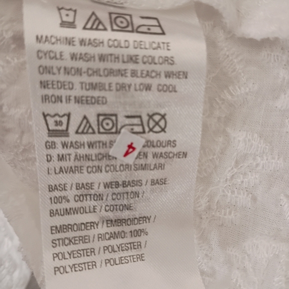 NWOT D&Co White All Over Embroidered Cotton Button Up Top - Picture 8 of 8